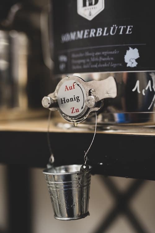 Unverpackt Laden Honig zum Abfuellen Alternative zu Verpackungen?