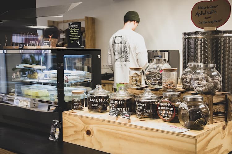 Unverpackt-Laden Gebäck zum Selbst entnehmen und Frischetheke