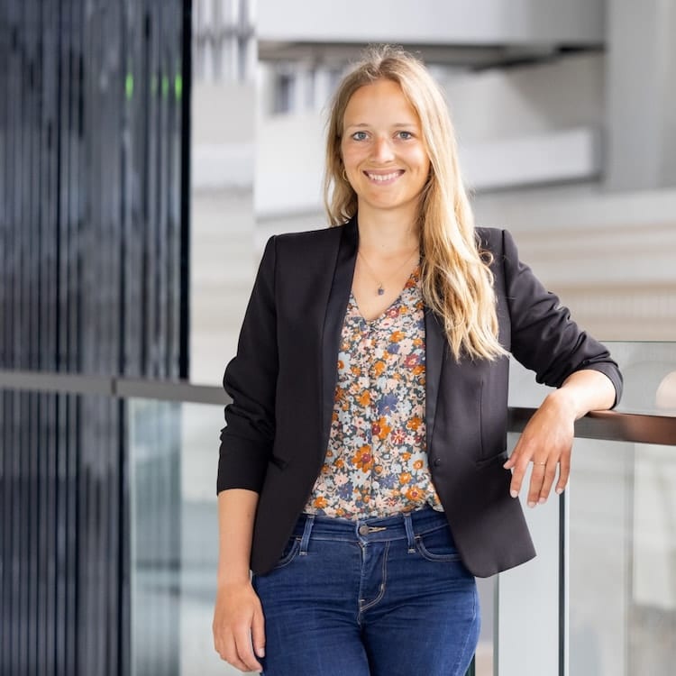 Anne Lamp Traceless Materials Portrait Anne Lamp © Traceless Materials